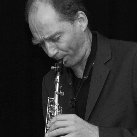 <b>Andre Enthöfer</b> lebt als freischaffender Klarinettist und Saxophonist mit ... - enthoefer
